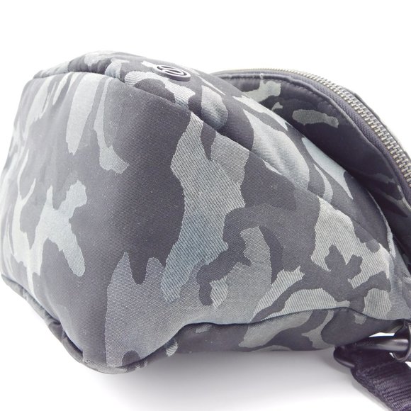 Lululemon athletica Camo Crossbody Bag - Black and Gray EUC - Picture 7 of 13